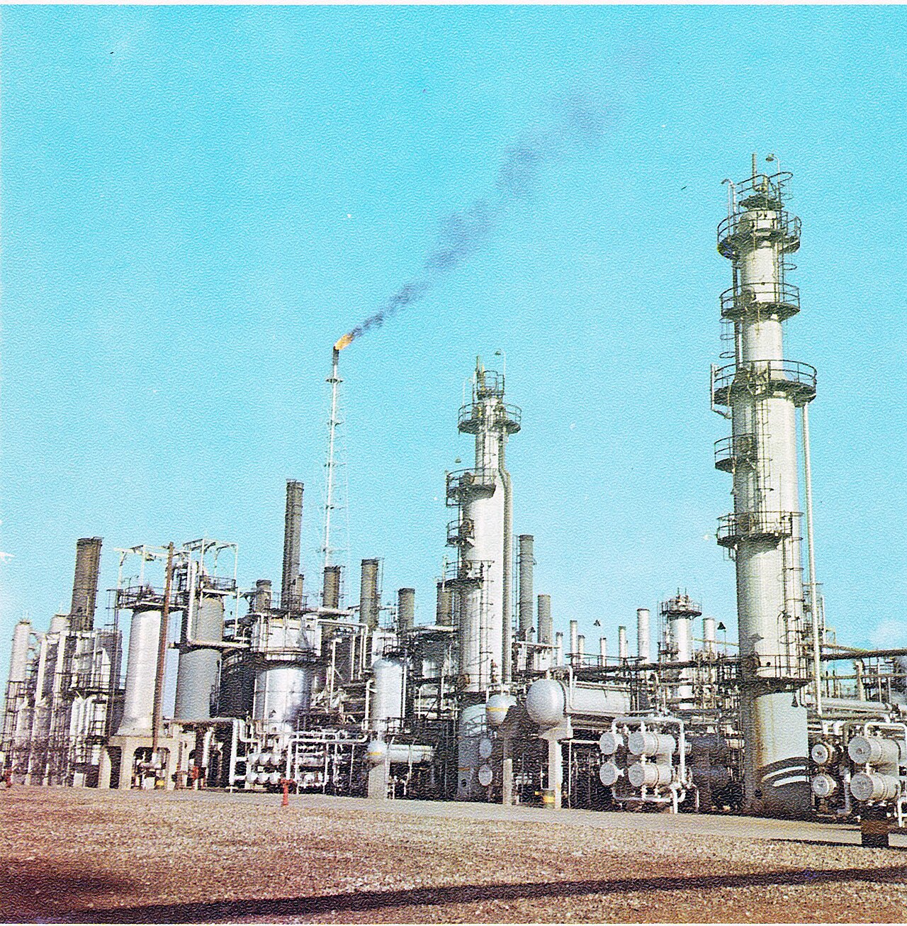 Abadan refinery facilities