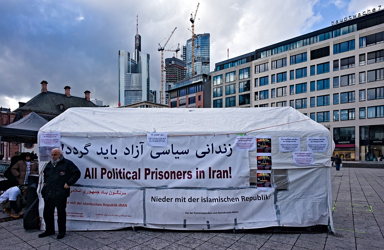 Vigil for Iranian political prisoners